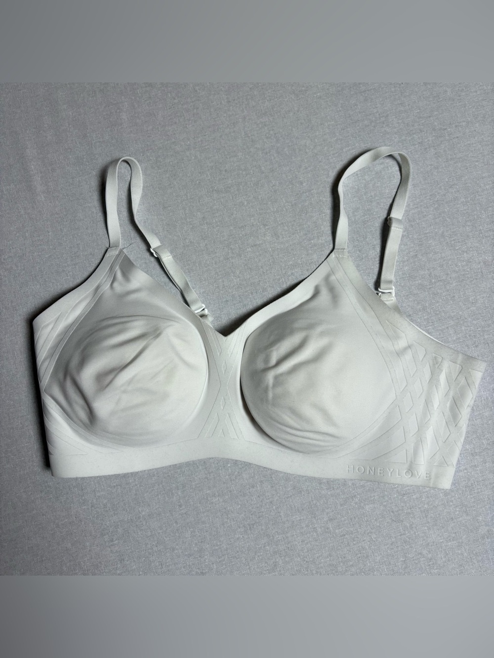 Honeylove Silhouette White Wireless Bra - Women’s Size Medium 36B/36C